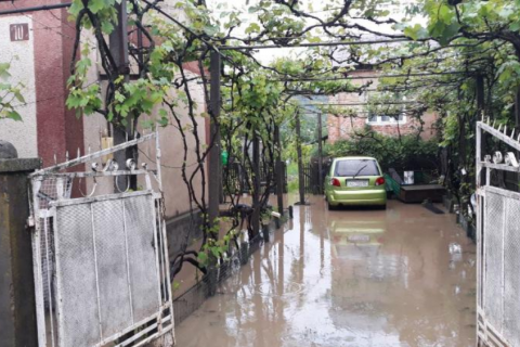 Спасатели предупреждают о новых подтоплениях и селевых потоках в западных областях