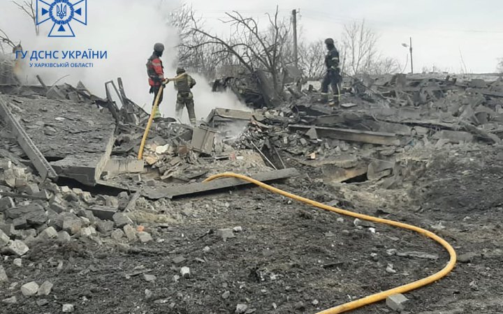 На Харківщині рятувальники ліквідували пожежу, яка спалахнула після російського обстрілу 