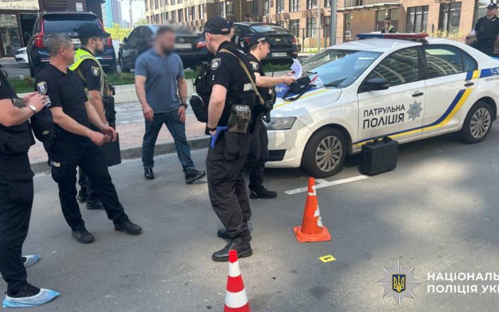 У Подільському районі Києва сталася стрілянина на парковці