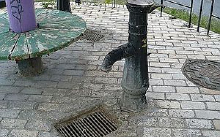 У Києві на деяких бюветах не можна брати воду. Список