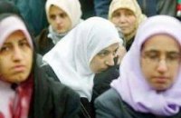 Міністр із питань прав жінок Франції порівняла мусульманок у хіджабах із неграми в рабстві