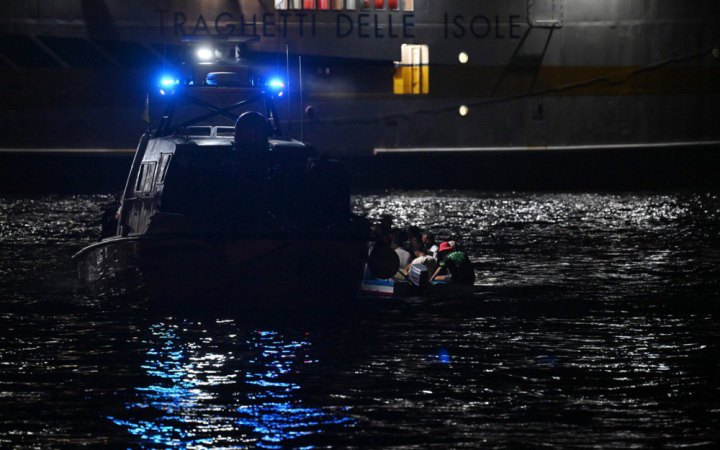 Мінімум 26 мігрантів загинули внаслідок аварії судна біля італійського острова Лампедуза
