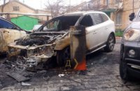 В Одессе сожгли автомобиль экс-прокурора области и еще две машины