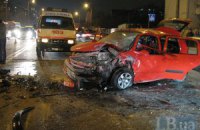 В Киеве столкнулись три автомобиля, погиб пассажир