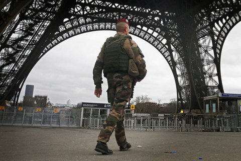 Влада Франції мобілізує 12,5 тис. резервістів для патрулювання вулиць