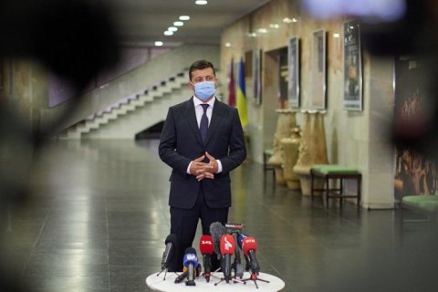 Зеленский заявил, что мэры выступают против карантина, чтобы нравиться избирателям
