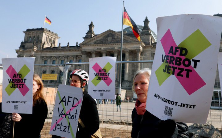 У Німеччині партію АдН визнали правоекстремістською на федеральному рівні