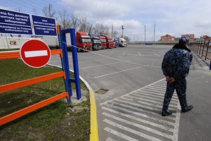 Чиновники спростили перетин російсько-українського кордону