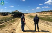 На Волині начальника кар’єру та спільників підозрюють у крадіжці понад 60 тисяч тонн піску в «Укрзалізниці»