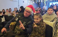 Меценат Говард Баффет відвідав Херсон і побував в одній із підземних лікарень