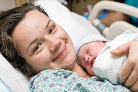 Мінсоцполітики пропонує збільшити допомогу при народженні дитини до 50 тис. гривень