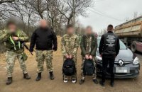 Двоє ухилянтів прикинулися військовими, щоб втекти до Молдови
