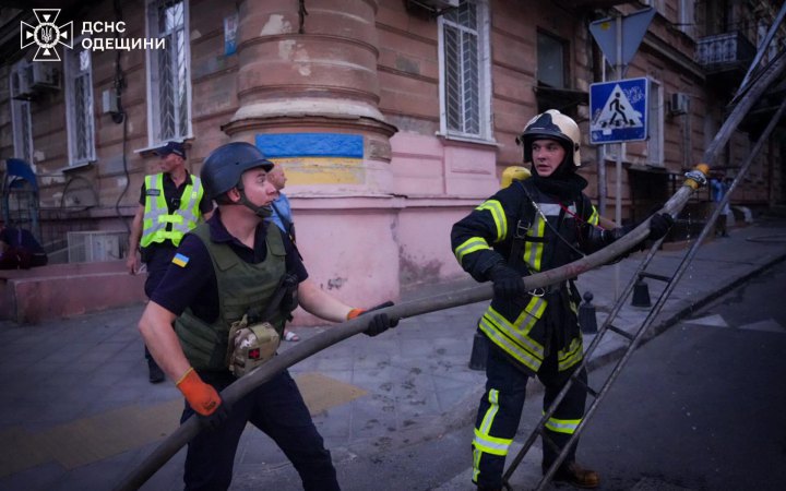 Під час атаки на Одесу в місті виникла пожежа у житловому будинку