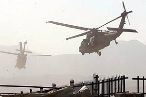 В Афганистане вертолет НАТО обстрелял полицейских, есть жертвы