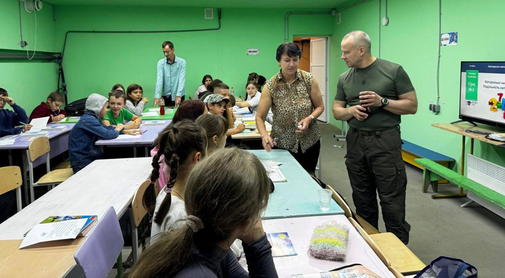 Школярі Новгород-Сіверської громади навчаються дистанційно чи в укриттях.