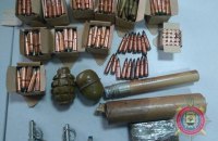 Полиция задержала бойца ДУК ПС на почте с посылкой гранат и патронов