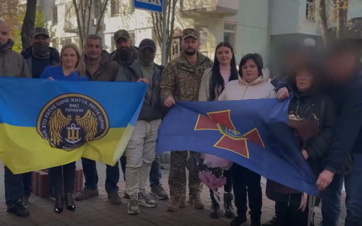 Розвідники ВМС здійснили спецоперацію і повернули з окупації ветерана ЗСУ і діючого нацгвардійця