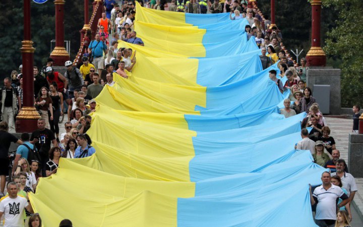 ​Українці найбільше довіряють ЗСУ та волонтерам, довіра до ЗМІ лишається доволі низькою, - КМІС