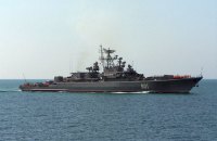 Кораблі РФ вимагають від цивільного судна зайти в небезпечну зону Чорного моря, щоб прикритися ним, як щитом, – Генштаб