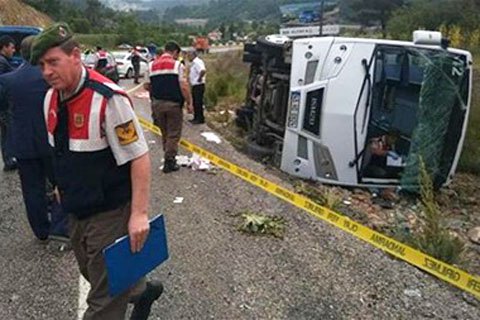 Автобус с украинскими туристами перевернулся в Турции: 18 пострадавших