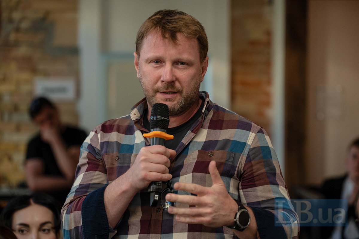 тележурналіст та офіцер ЗСУ Артем Шевченко