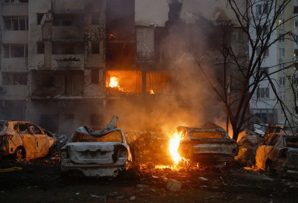 Пожежа в житловому будинку після обстрілу Києва 6 липня 2026 р