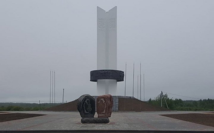 В Черниговской области ликвидируют монумент "Три сестры", посвященный "дружбе народов" Украины, России и Беларуси