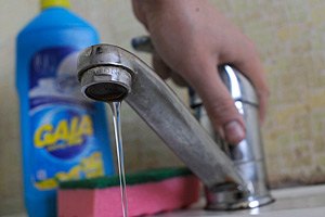 Из-за прорыва изношенной трубы без воды остались 30 тысяч жителей Кировограда
