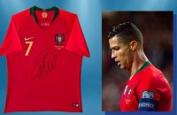Роналду відреагував на продаж його футболки з автографом на аукціоні на підтримку ЗСУ