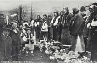 Шафранова паска, свиняча голова... Як змінювалися великодні звичаї українців