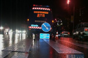 У Києві на вулиці Мельникова Ford насмерть збив чоловіка на пішохідному переході