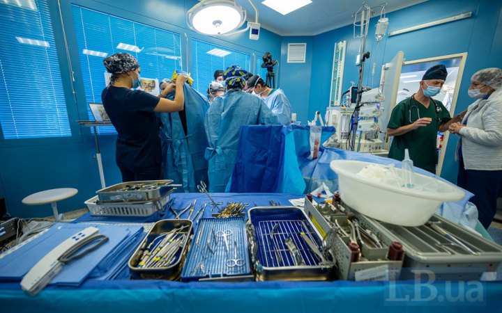 Символ боротьби. Закордонні хірурги повертають обличчя українським захисникам 