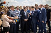 Зеленский пообещал деньги на реконструкцию аэропорта в Днепре