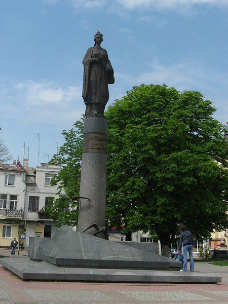 Памятник Роксолане в Рогатине