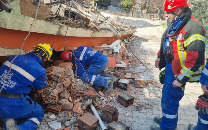 Рятувальники ДСНС обстежили 110 будівель з початку проведення робіт у Туреччині 