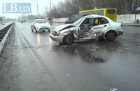 У Києві водій загинув у ДТП при спробі розвернутися з правої смуги