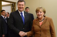 Меркель пригласила Януковича в Германию