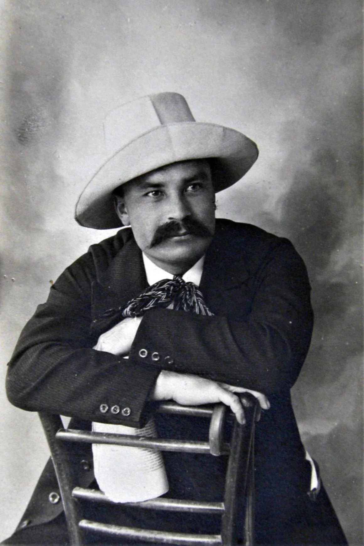 Володимир Винниченко в 1910-ті роки. Сестрі-Леванте, Італія.