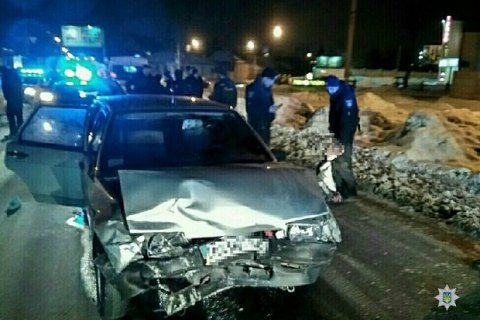 ​В Харькове пьяный водитель ВАЗа устроил ДТП и врезался в авто патрульных