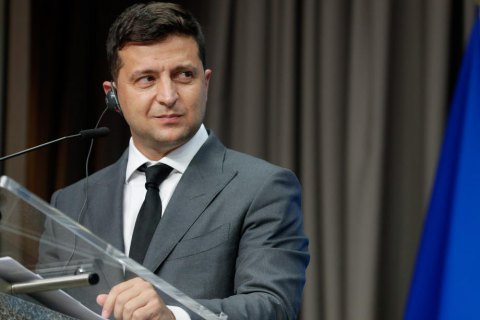 Зеленский заявил, что не будет отзывать законопроект о роспуске КСУ