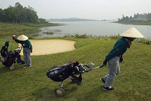 Высокопоставленных вьетнамских чиновников отвадят от гольфа