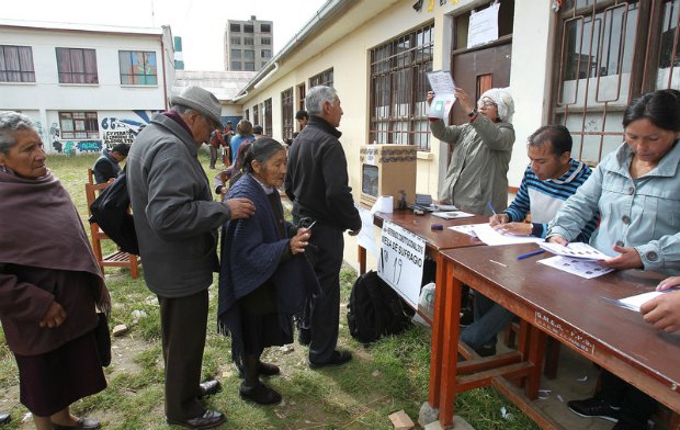 Референдум з приводу конституційної реформи в Болівії