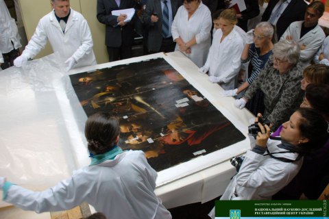 В Киеве начали реставрацию картины Караваджо "Поцелуй Иуды", пострадавшей от рук воров в 2008 году