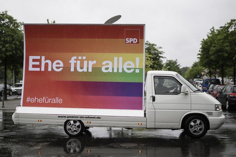 Парламент Німеччини схвалив одностатеві шлюби