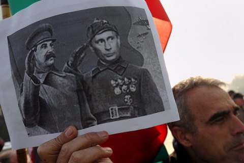 Россияне все лучше относятся к Сталину, Брежневу и Путину, - опрос
