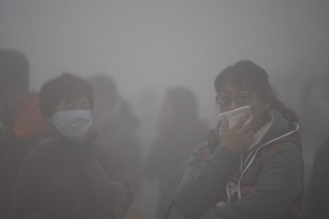 У Делі через сильний смог закрили всі школи