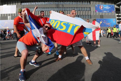 Французькі спецпризначенці заблокували автобус із російськими вболівальниками