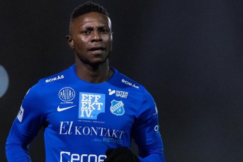 У чемпіонаті Швеції темношкірого футболіста дискваліфікували за расизм