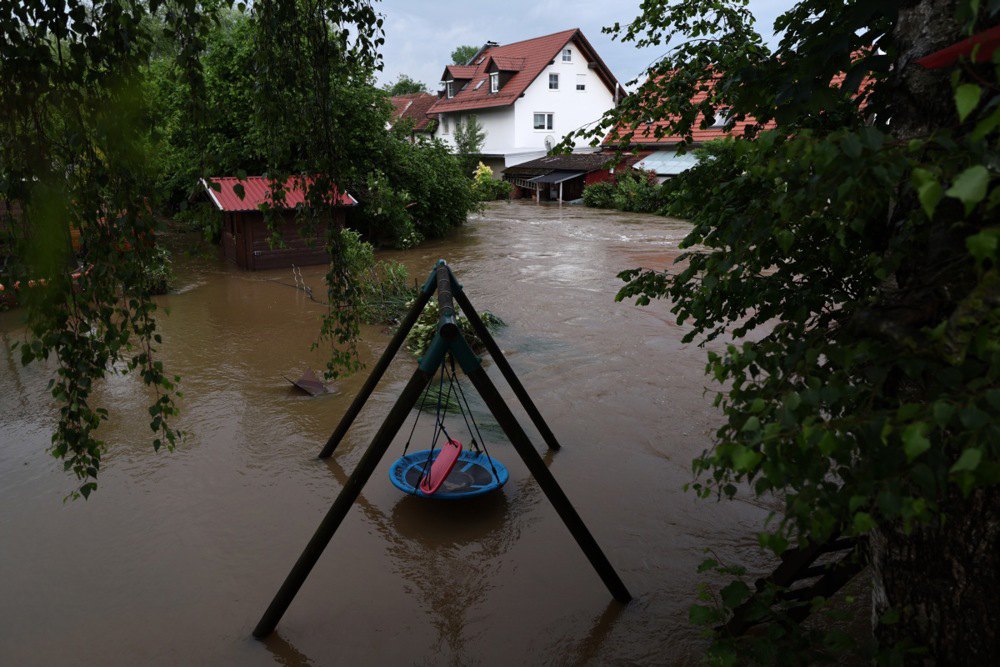 Підтоплена садиба у Хоенкаммері, Німеччина, 2 червня 2024 року.