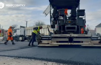 В Україні від початку року вже відремонтовано понад 4,4 млн кв м дорожнього покриття
